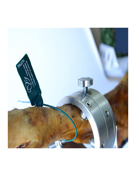 50% Iberico de Campo Shoulder Ham - green label close up 24month