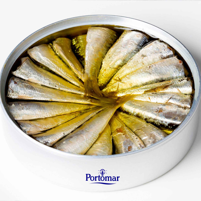 Spanish Sardinilllas Sardines in Olive Oil 10/14